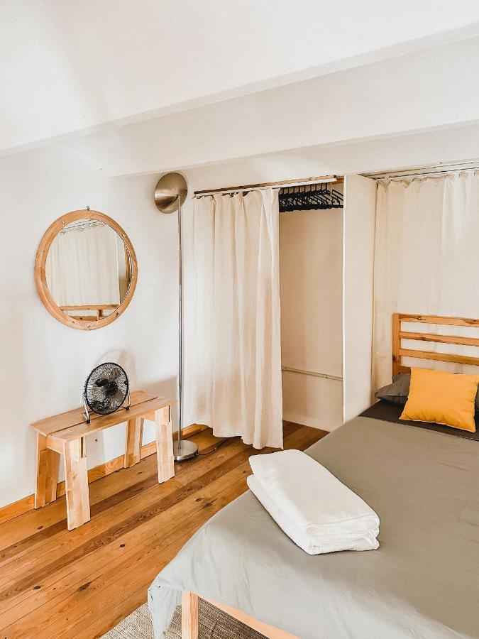 Habitacion Privada, Casa Compartida Con Pareja Private Room, Shared House With A Couple บาร์เซโลนา ภายนอก รูปภาพ